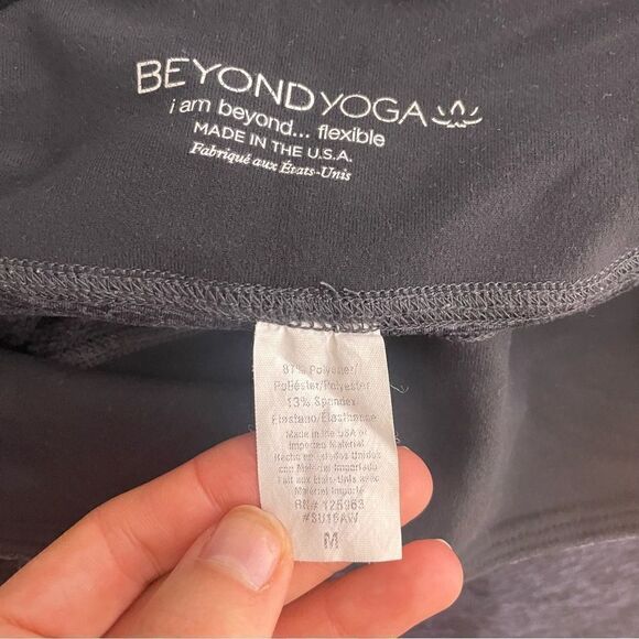 Beyond Yoga Heathered Grey Leggings - Picture 8 of 9
